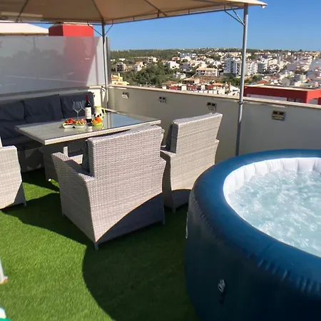 Alpha - 2 Bedrooms, Private Rooftop Patio With Hot Tub, Bbq And View *