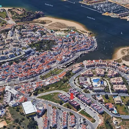 Alpha - 2 Bedrooms, Private Rooftop Patio With Hot Tub, Bbq And View Lägenhet *