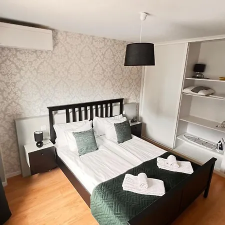 Διαμέρισμα Alpha - 2 Bedrooms, Private Rooftop Patio With Hot Tub, Bbq And View *