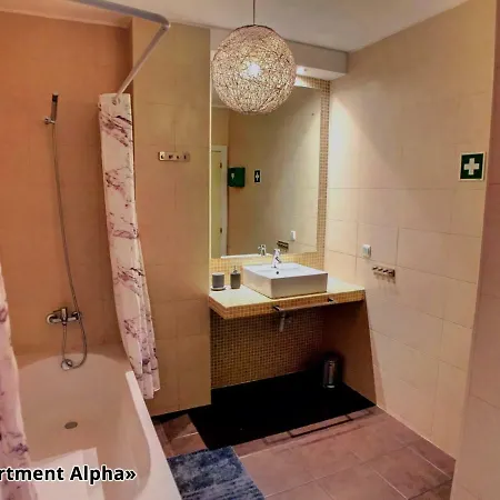 Alpha - 2 Bedrooms, Private Rooftop Patio With Hot Tub, Bbq And View