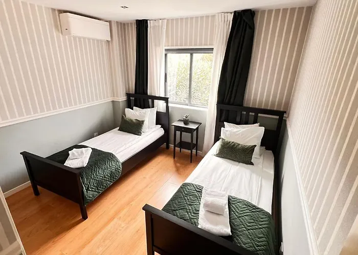 Alpha - 2 Bedrooms, Private Rooftop Patio With Hot Tub, Bbq And View * Ferragudo