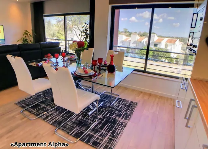 Alpha - 2 Bedrooms, Private Rooftop Patio With Hot Tub, Bbq And View