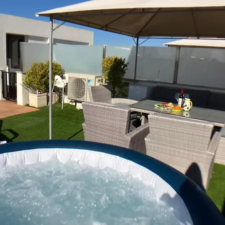 Alpha - 2 Bedrooms, Private Rooftop Patio With Hot Tub, Bbq And View Апартаменты